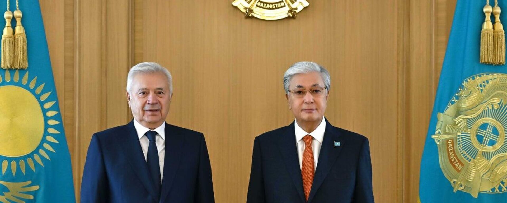 Касым-Жомарт Токаев и Вагит Алекперов - Sputnik Казахстан, 1920, 14.10.2025