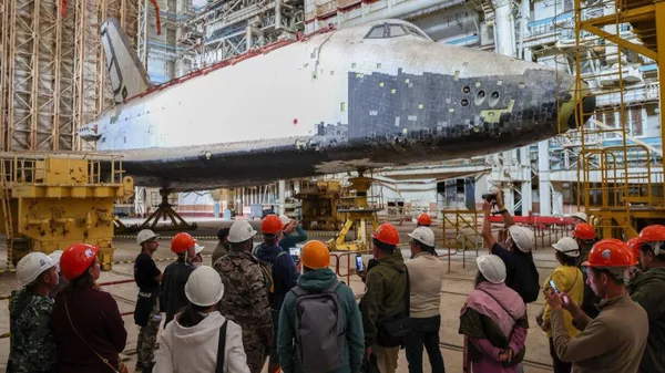 Автотуристы из пяти стран посетили космодром Байконур в Кызылординской области - Sputnik Казахстан