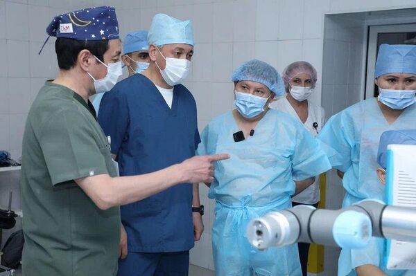 Применение робота в Карагандинской многопрофильной больнице - Sputnik Казахстан