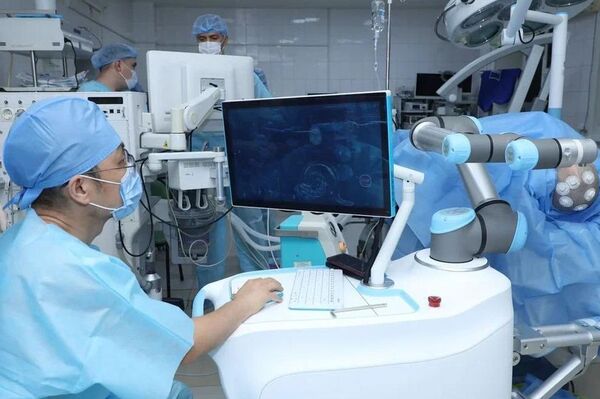 Применение робота в Карагандинской многопрофильной больнице - Sputnik Казахстан