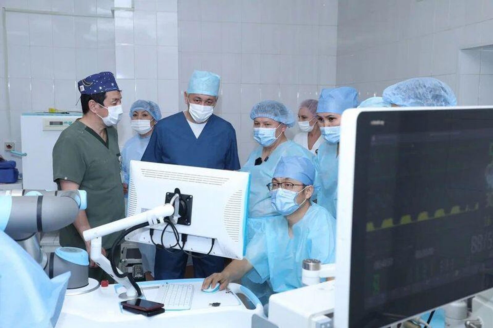 Применение робота в Карагандинской многопрофильной больнице - Sputnik Казахстан, 1920, 16.10.2025