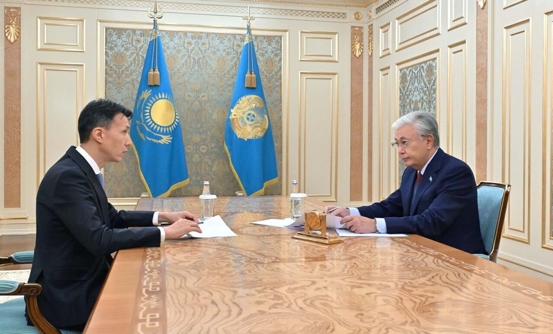 Касым-Жомарт Токаев принял председателя правления АО НАК Казатомпром Меиржана Юсупова - Sputnik Казахстан, 1920, 16.10.2025