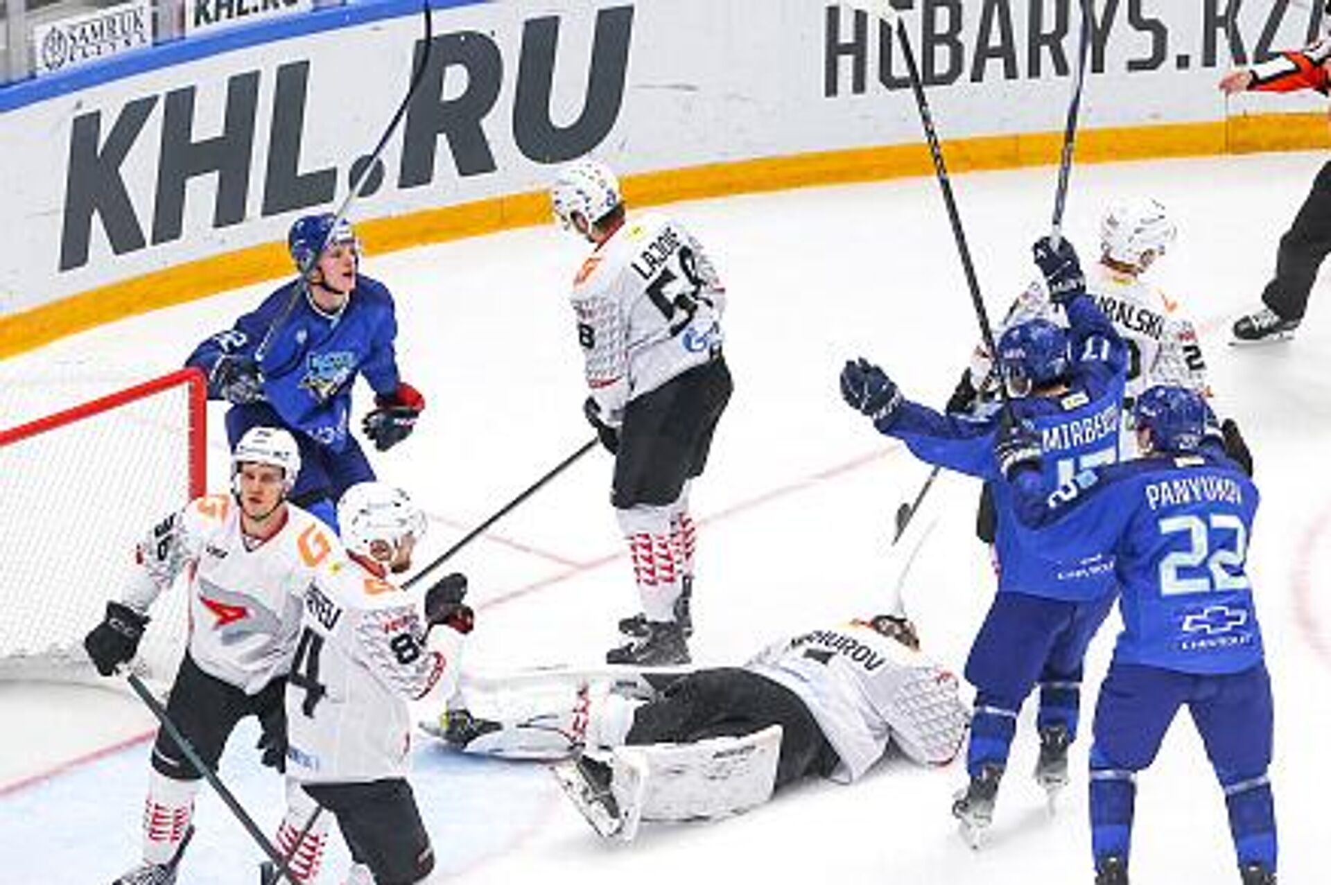 Матч между ХК Барыс и ХК Авангард - Sputnik Казахстан, 1920, 17.10.2025