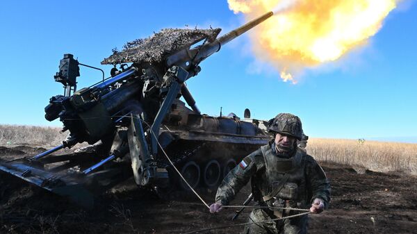 Боевая работа самоходной артиллерийской установки 2С7М Малка группировки войск Центр на Красноармейском направлении спецоперации - Sputnik Казахстан