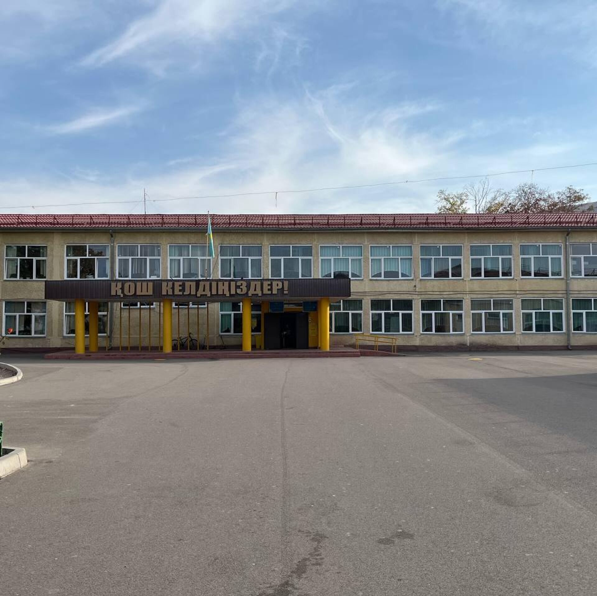 Қынаптан сұйықтық ағып жатқан порно Кривой Рогтағы арзан жезөкшелер