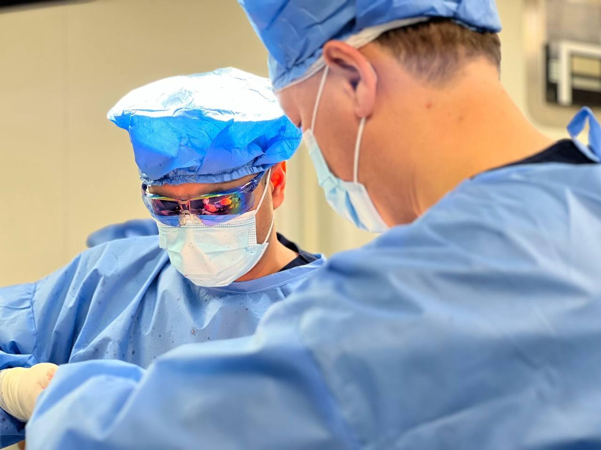 Совместная хирургическая операция хирургов Казахстана и Узбекистана - Sputnik Казахстан, 1920, 18.10.2025