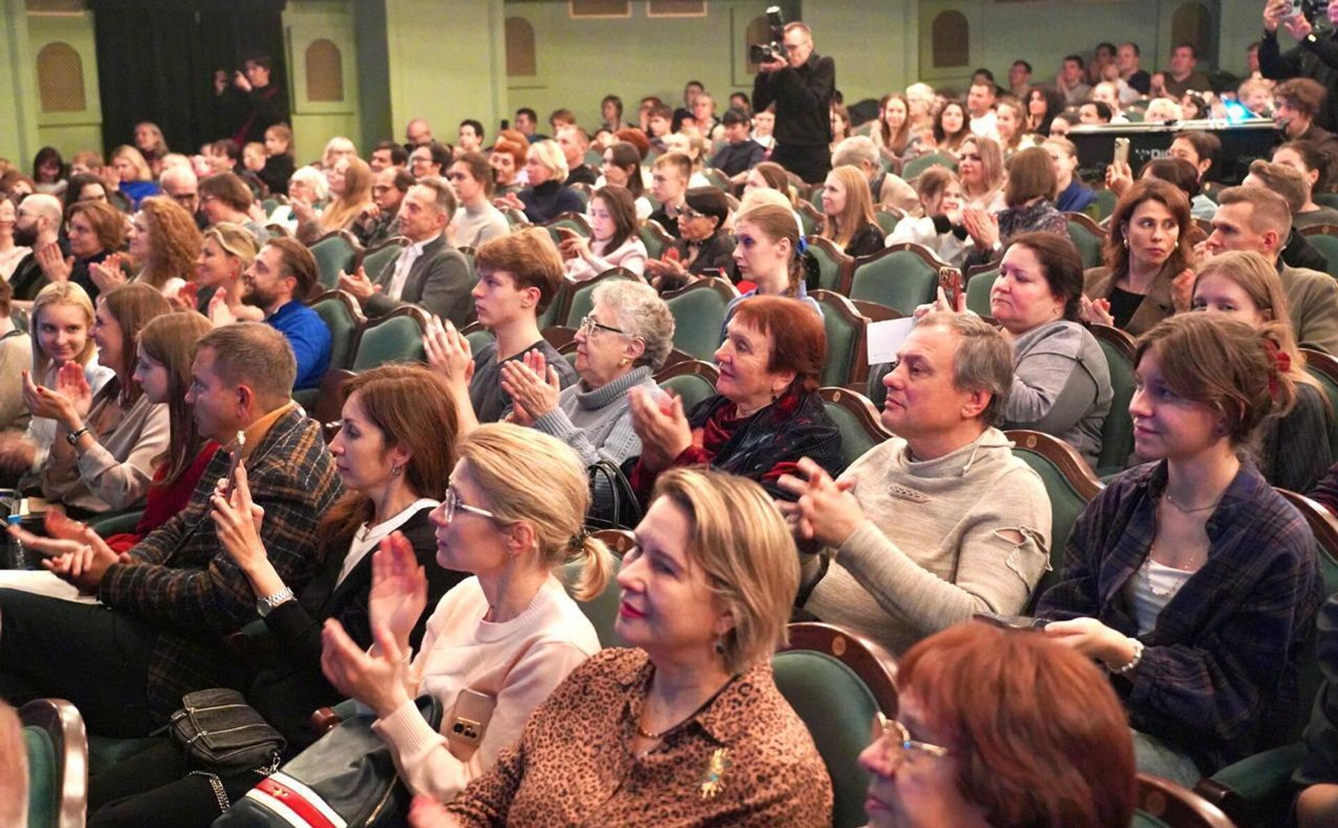 Гастроли театра имени Наталии Сац из Алматы в России - Sputnik Казахстан, 1920, 18.10.2025