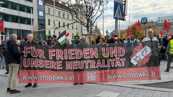 Масштабная демонстрация против милитаризации ЕС и конфликта с Россией проходит в Вене - Sputnik Казахстан