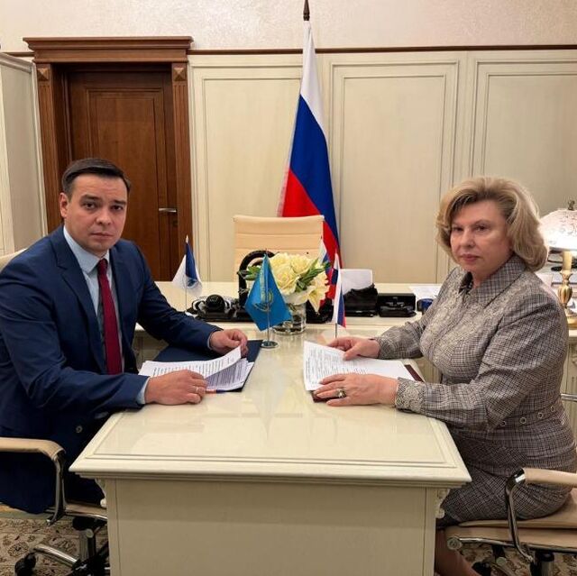 Ең түкті аналардың кискалары бейнеленген порно онлайн көру