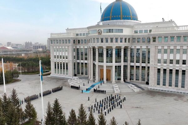 Торжественная церемония прошла на площади перед Акордой - Sputnik Казахстан