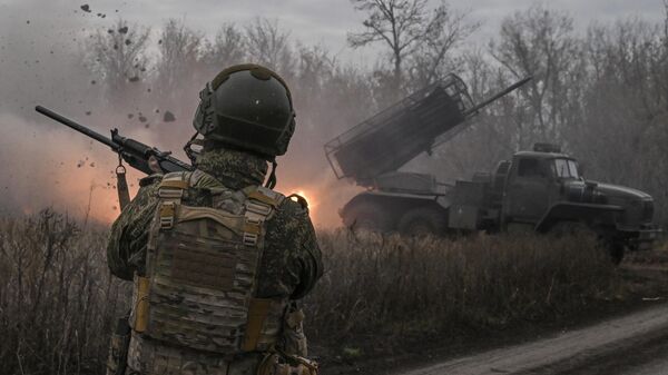 Боевая работа РСЗО Град на Красноармейском направлении СВО - Sputnik Казахстан