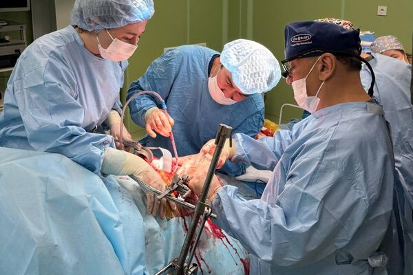 Мультиорганный забор органов от посмертного донора на базе Центральной городской клинической больницы Алматы Мультиорганный забор органов от посмертного донора на базе Центральной городской клинической больницы Алматы - Sputnik Казахстан