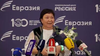 Учитель из Казахстана Ботагоз Омарова победила в номинации "Язык мира" на премии "Евразия"
