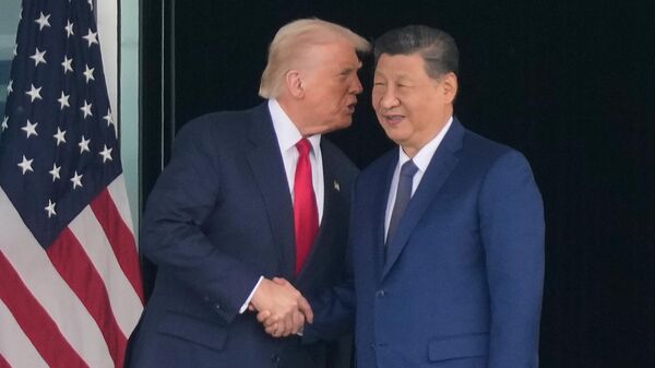 Дональд Трамп и Си Цзиньпин, архивное фото - Sputnik Казахстан