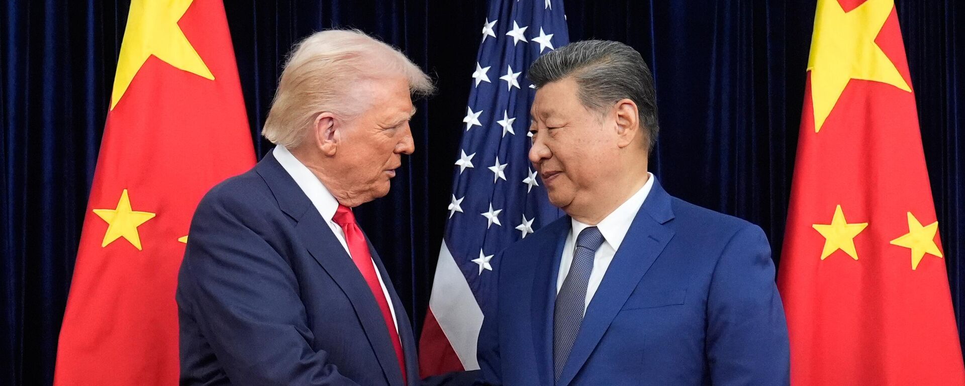 Дональд Трамп и Си Цзиньпин, архивное фото Дональд Трамп и Си Цзиньпин, архивное фото - Sputnik Казахстан, 1920, 05.02.2026