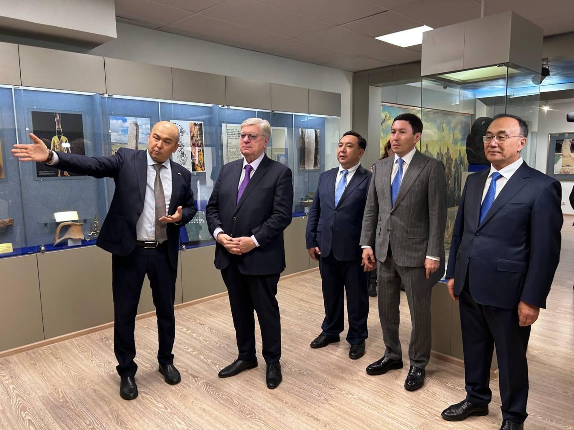 В Астане прошло торжественное вручение студенческих билетов первокурсникам казахстанского филиала МГИМО В Астане прошло торжественное вручение студенческих билетов первокурсникам казахстанского филиала МГИМО - Sputnik Казахстан, 1920, 01.11.2025