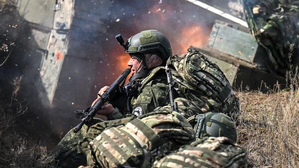 Боевое слаживание военных разведчиков группировки войск Центр в зоне СВО - Sputnik Казахстан