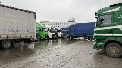  Большегрузы на границе Казахстана и России