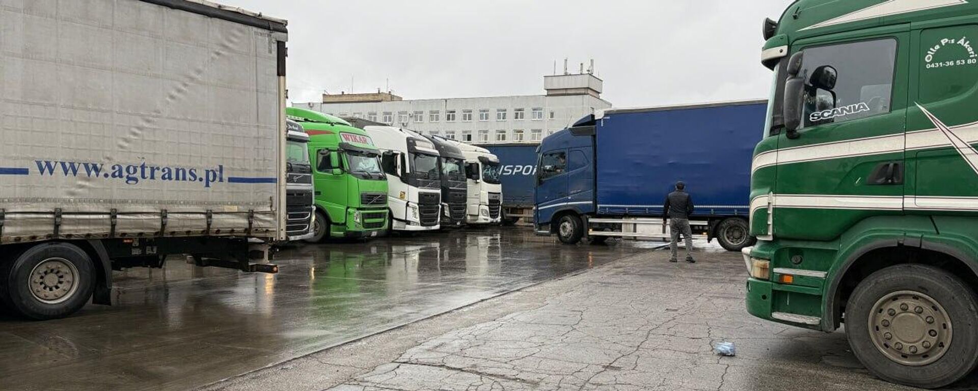  Большегрузы на границе Казахстана и России - Sputnik Казахстан, 1920, 04.11.2025