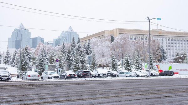 В Алматы выпал первый снег - Sputnik Казахстан