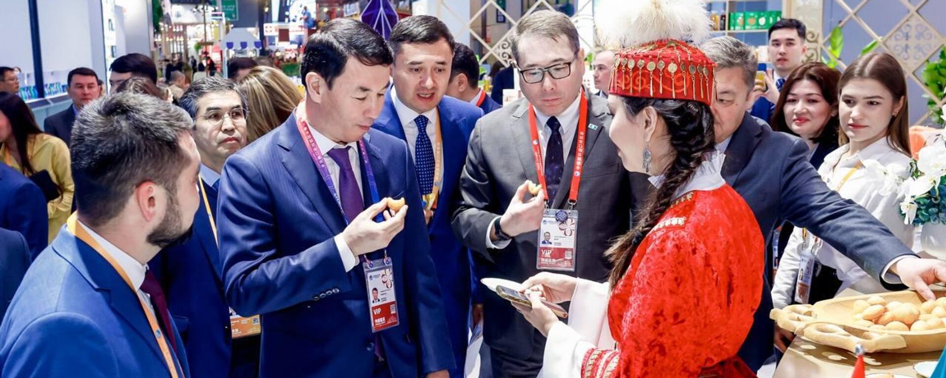 Казахстан представил продукцию на Шанхайской международной выставке импортных товаров  - Sputnik Казахстан, 1920, 06.11.2025