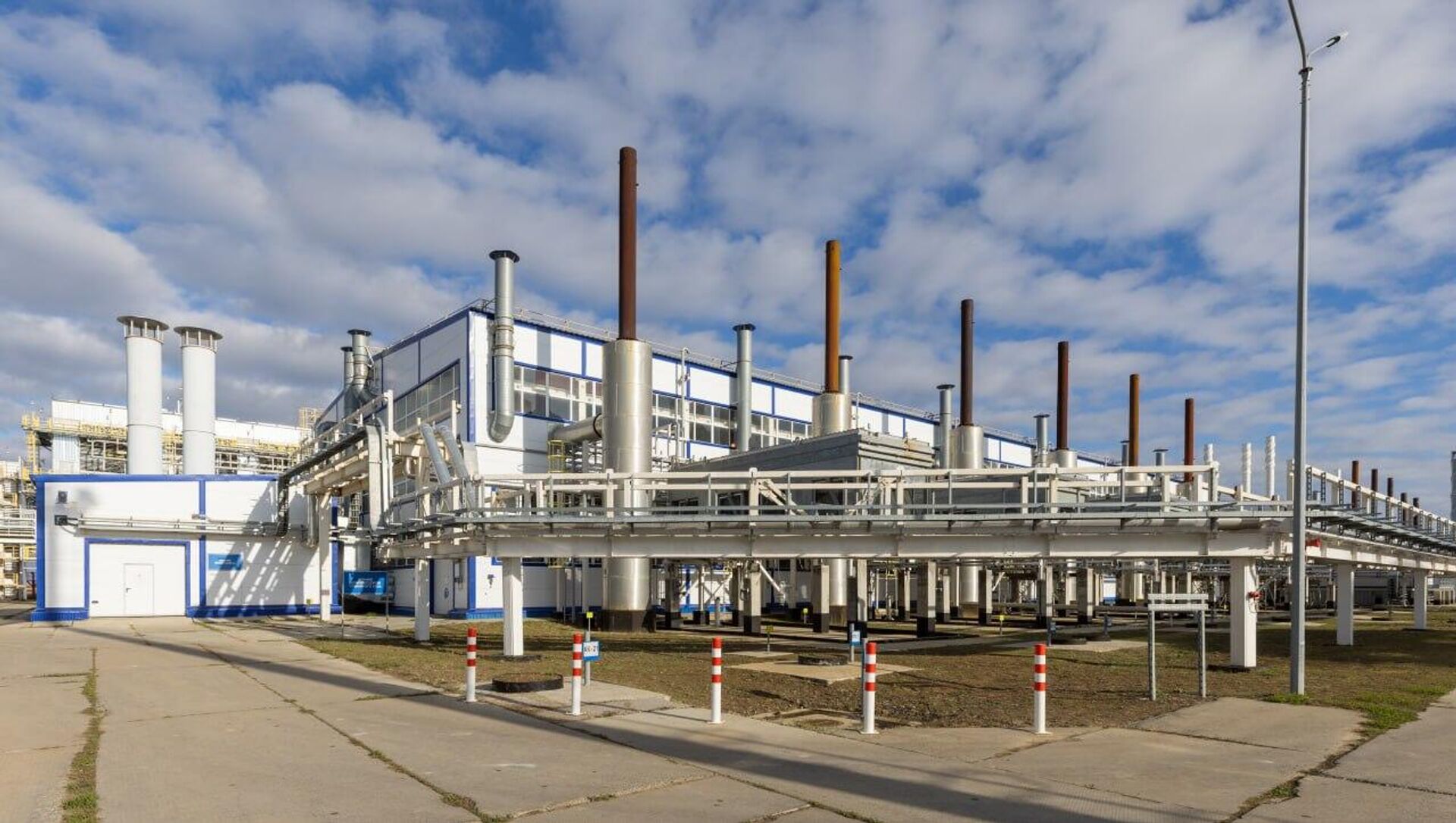 Премьер Казахстана Олжас Бектенов посетил Карачаганакское нефтегазоконденсатное и Чинаревское месторождения в Западно-Казахстанской области Премьер Казахстана Олжас Бектенов посетил Карачаганакское нефтегазоконденсатное и Чинаревское месторождения в Западно-Казахстанской области - Sputnik Казахстан, 1920, 14.04.2026