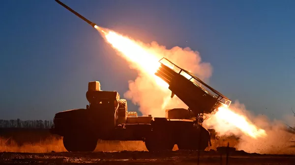 Боевая работа РСЗО Град группировки войск Центр в зоне СВО - Sputnik Казахстан