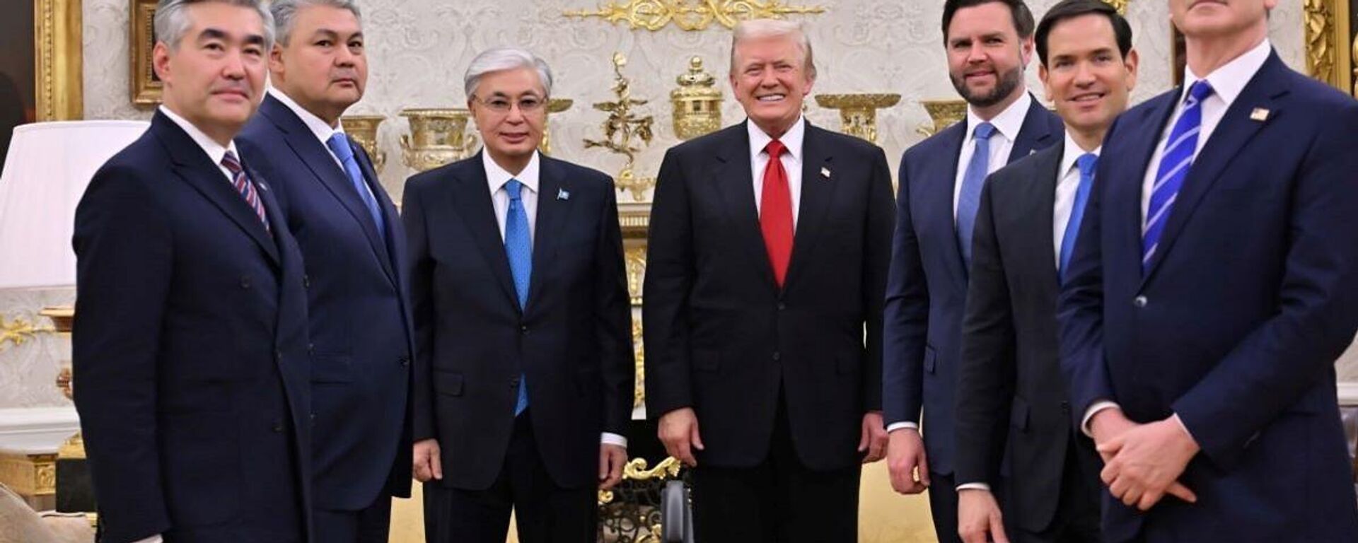 Тоқаев пен Трамп Ақ үйде кездесті - Sputnik Қазақстан, 1920, 07.11.2025