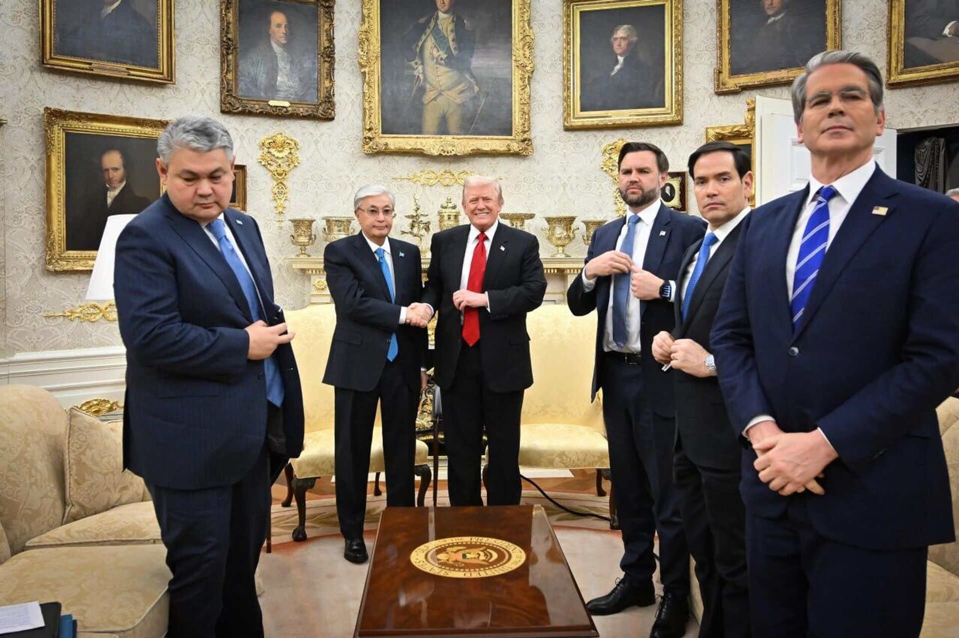 Встреча Дональда Трампа и Касым-Жомарта Токаева в Белом Доме - Sputnik Казахстан, 1920, 07.11.2025