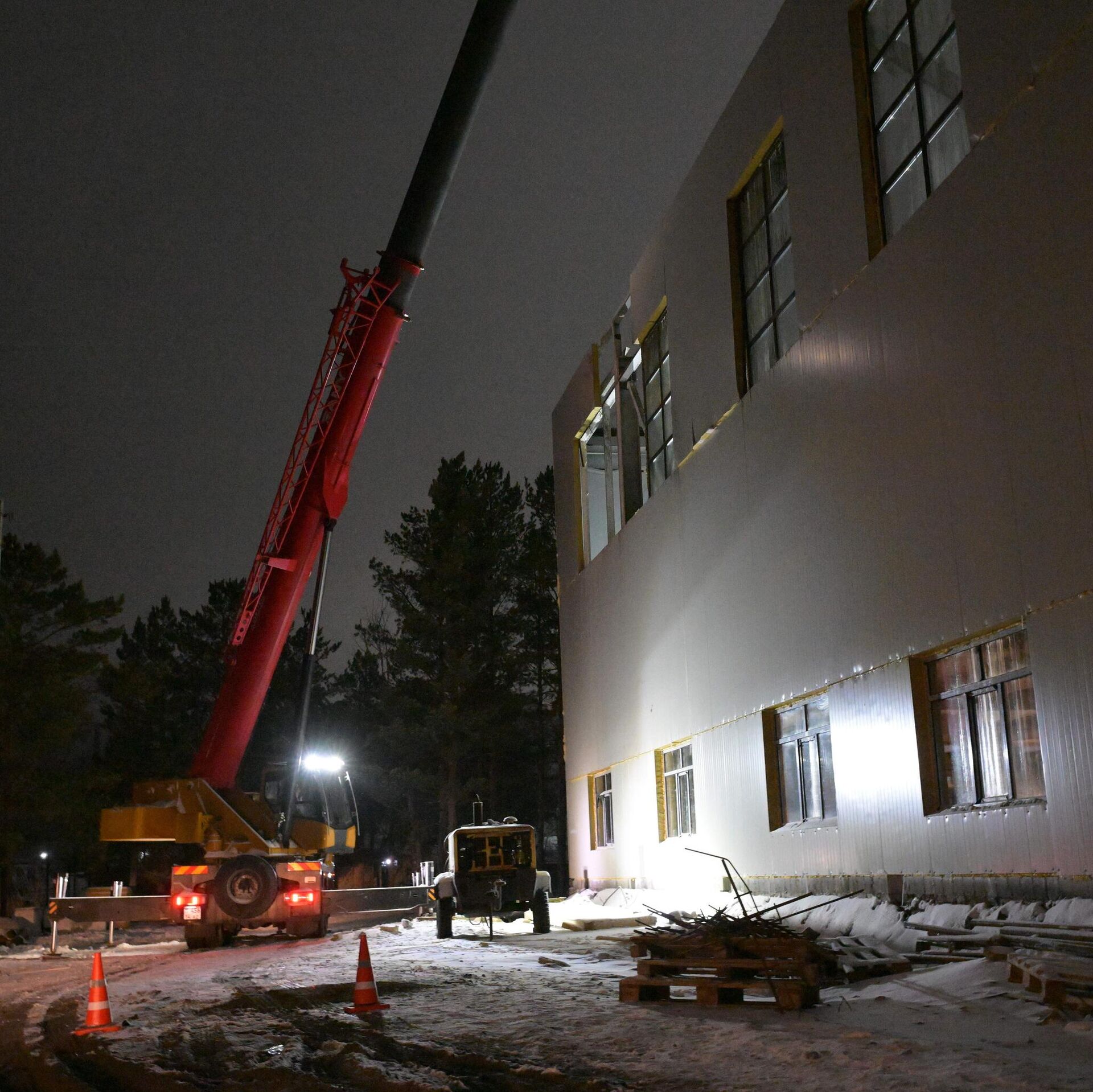 Обрушение плиты перекрытия на строительной площадке в Павлодаре Обрушение плиты перекрытия на строительной площадке в Павлодаре - Sputnik Казахстан, 1920, 08.11.2025