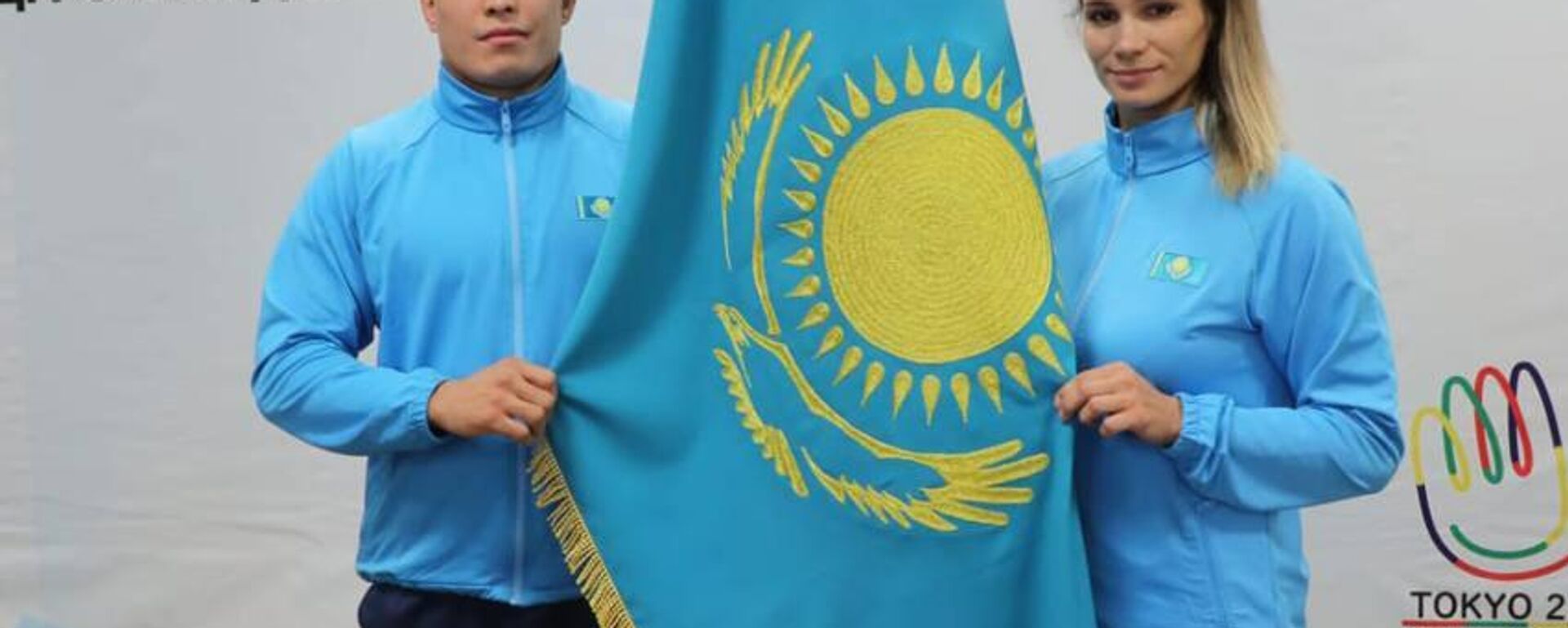  Государственный флаг Казахстана вручили национальной сборной в преддверии XXV Сурдлимпийских игр - Sputnik Казахстан, 1920, 08.11.2025