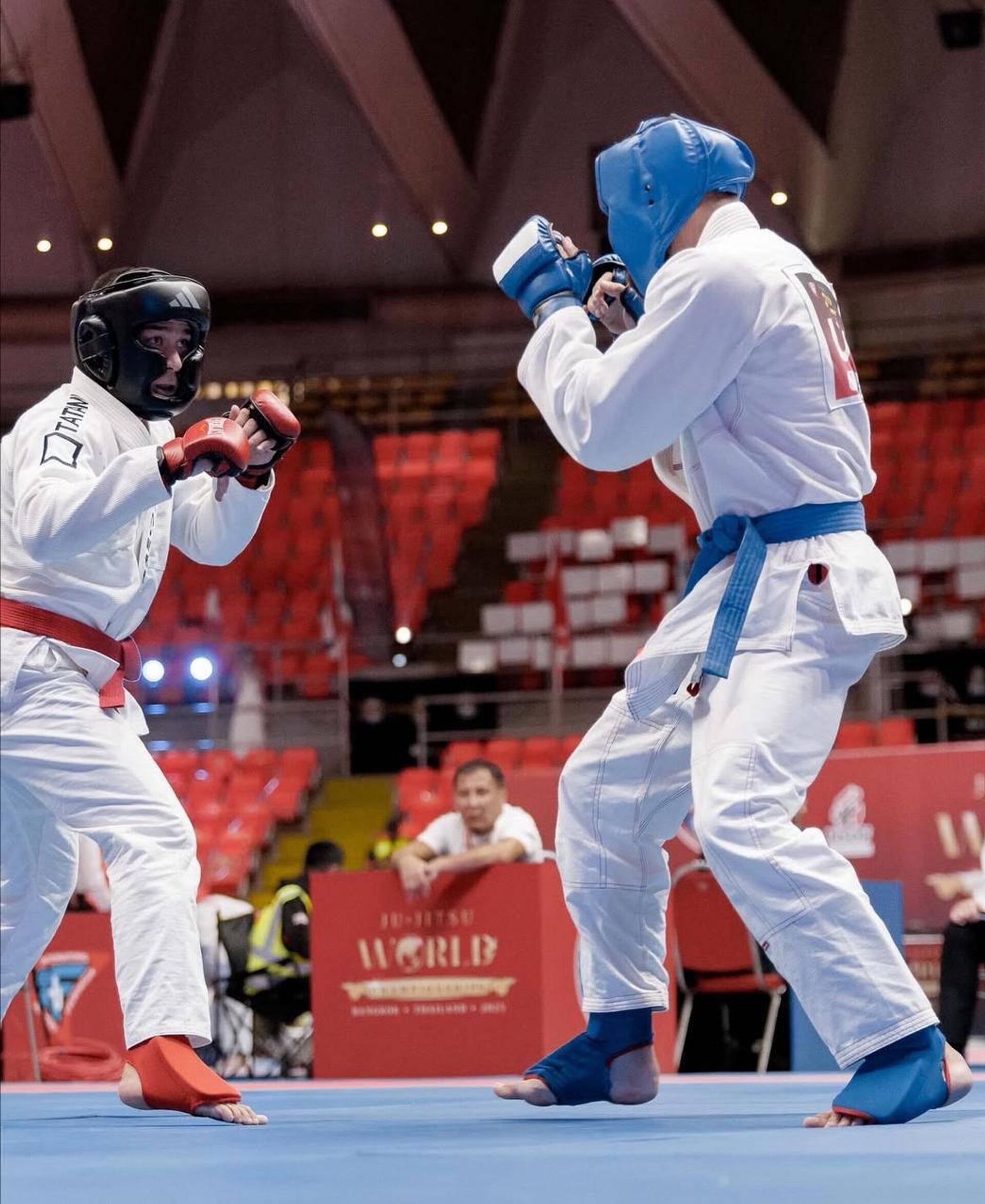 Казахстан занял первое место в общекомандном зачете на чемпионате мира по джиу-джитсу в Бангкоке - Sputnik Казахстан, 1920, 08.11.2025