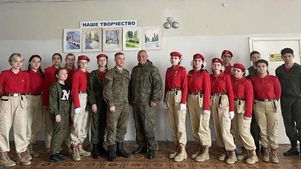 Участники СВО провели урок мужества для юнармейцев и школьников в Ростовской области - Sputnik Казахстан