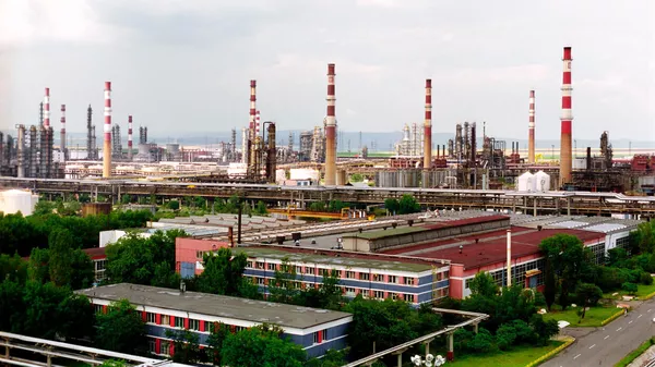 НПЗ ОАО ЛУКОЙЛ в городе Бургас в Болгарии, архивное фото - Sputnik Казахстан