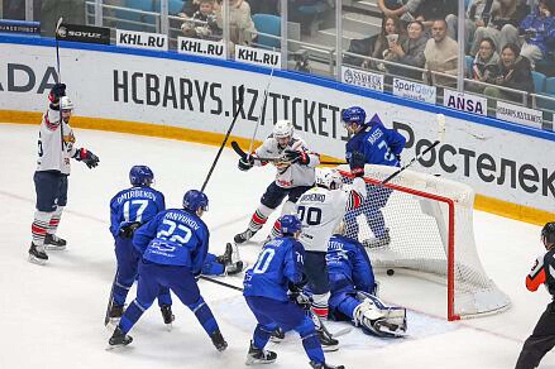 Матч между ХК Барыс и ХК Металлург - Sputnik Казахстан, 1920, 10.11.2025