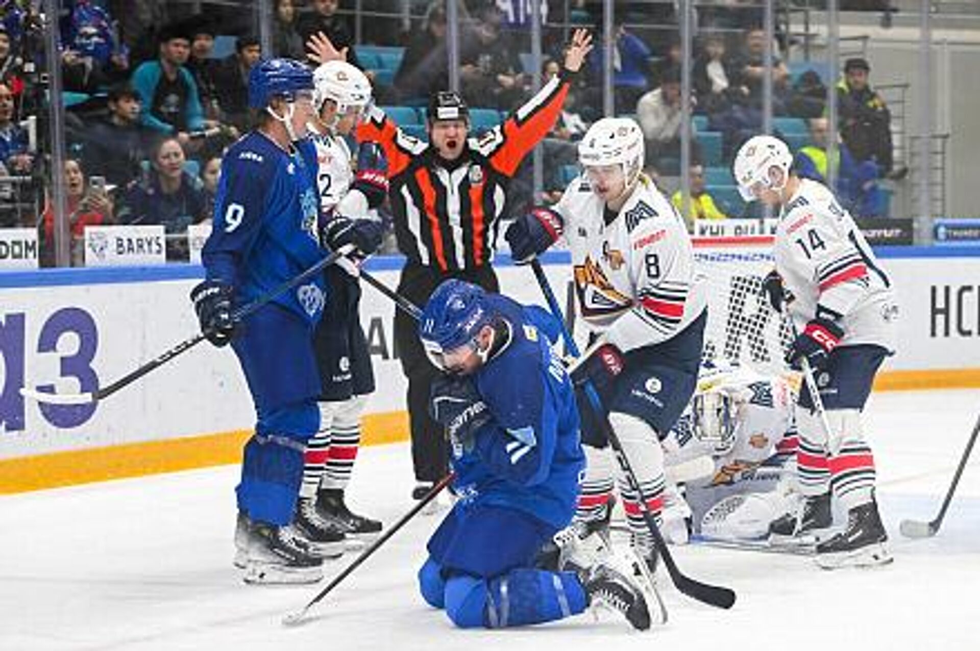 Матч между ХК Барыс и ХК Металлург - Sputnik Казахстан, 1920, 10.11.2025