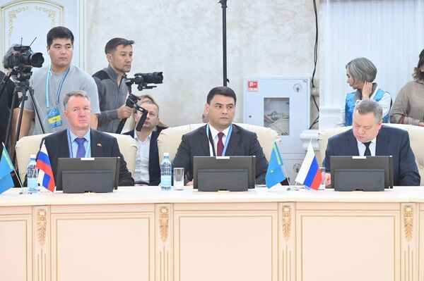 Форум межрегионального сотрудничества Казахстана и России в Уральске  - Sputnik Казахстан