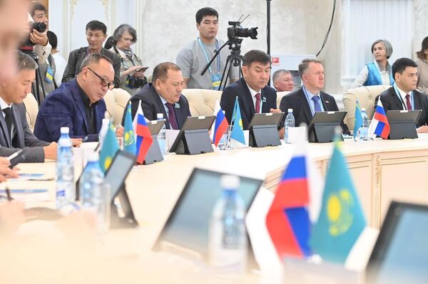 Форум межрегионального сотрудничества Казахстана и России в Уральске  - Sputnik Казахстан