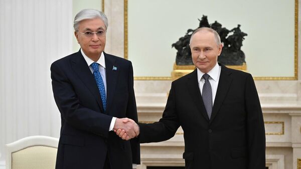 Касым-Жомарт Токаев и Владимир Путин провели неформальную встречу в Москве - Sputnik Қазақстан