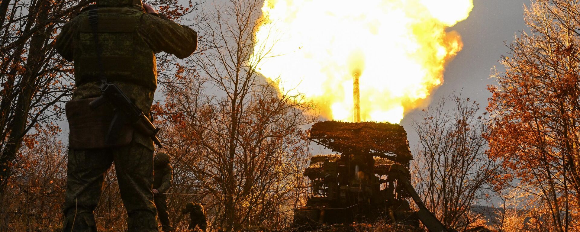 Боевая работа самоходной пушки 2С7 Пион Боевая работа самоходной пушки 2С7 Пион - Sputnik Казахстан, 1920, 28.11.2025