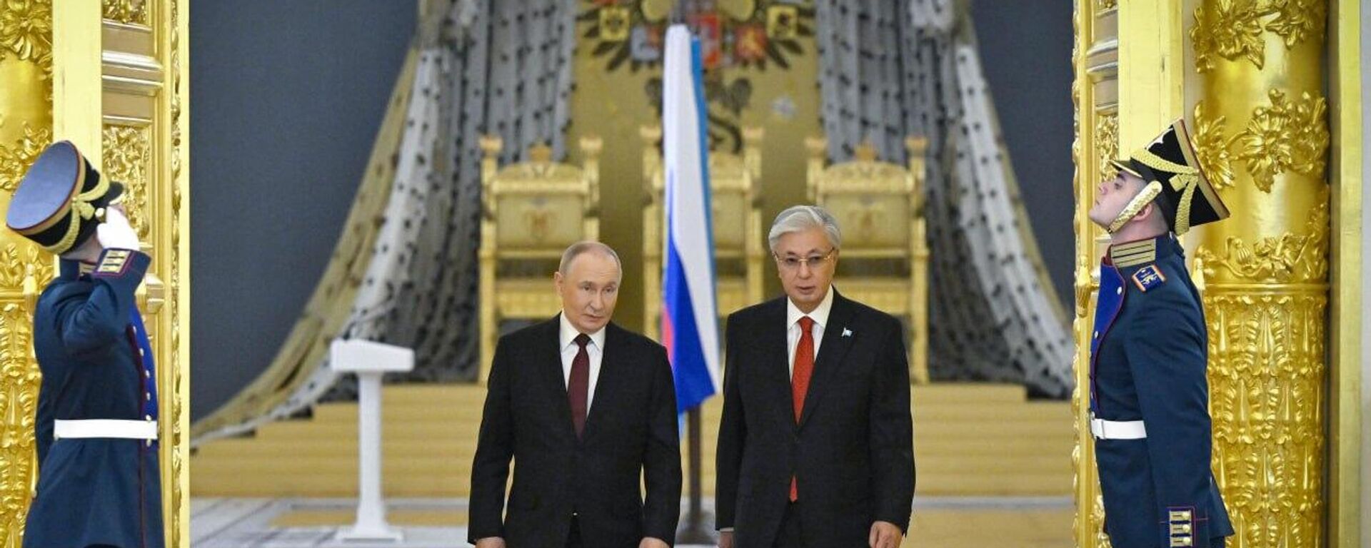 Владимир Путин и Касым-Жомарт Токаев в Кремле - Sputnik Казахстан, 1920, 12.11.2025