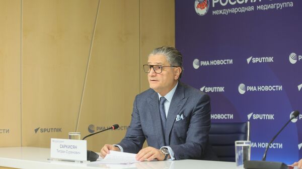 Видеомост на тему: Цифровые проекты ЕАЭС с участием заместителя председателя правления Евразийского банка развития, куратора Фонда цифровых инициатив ЕАБР Тиграна Саркисяна - Sputnik Казахстан