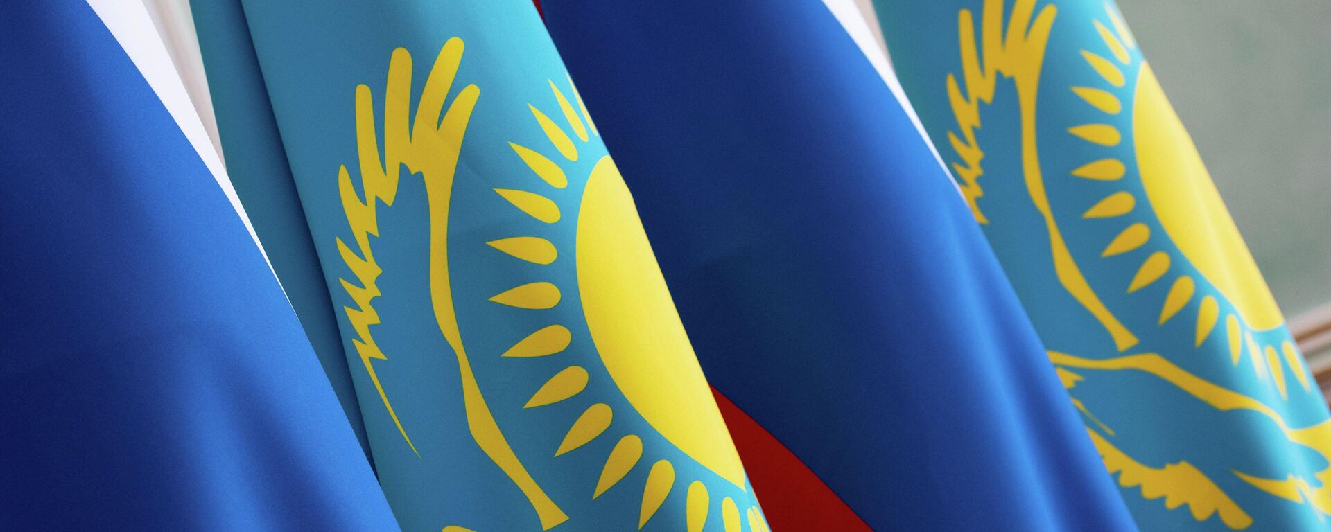 Россия-Казахстан: дальнейшие перспективы и направления сотрудничества - видеомост - Sputnik Казахстан, 1920, 13.11.2025