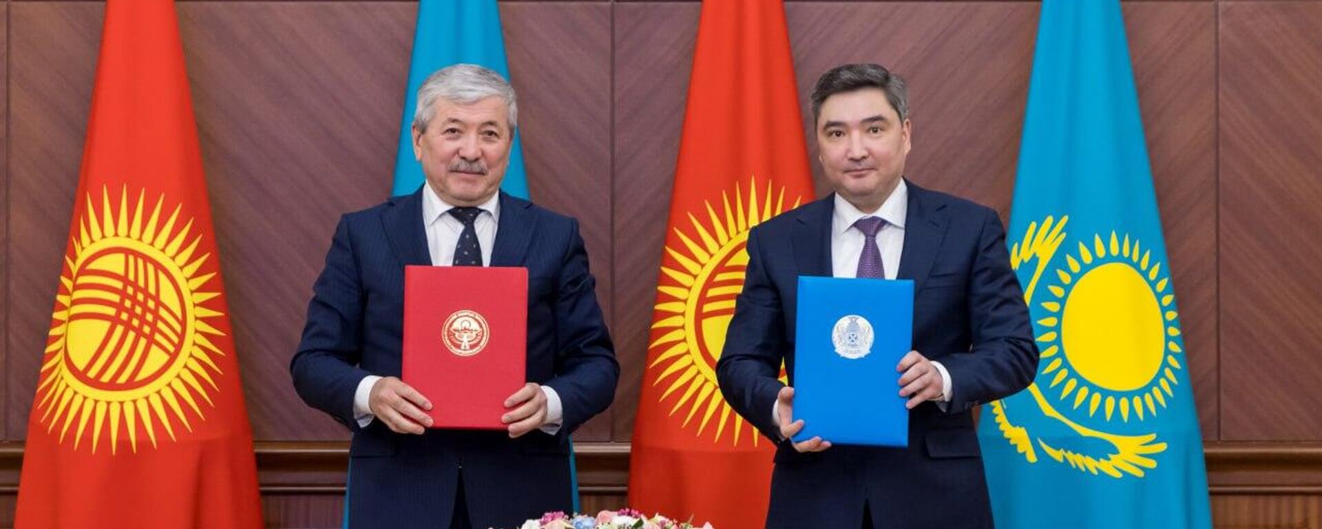 Олжас Бектенов пен Адылбек Касымалиев Астанада Үкіметаралық кеңестің 13-ші отырысын өткізді - Sputnik Қазақстан, 1920, 13.11.2025