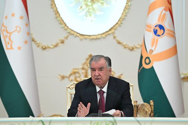 Президент Таджикистана Эмомали Рахмон Президент Таджикистана Эмомали Рахмон - Sputnik Казахстан