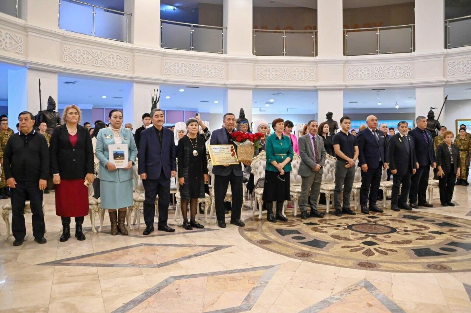 Потомкам казахстанских воинов вручили медаль За доблесть и верность долгу - Sputnik Казахстан, 1920, 14.11.2025