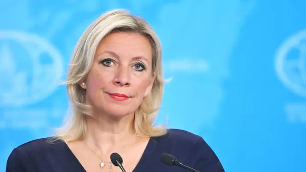 Официальный представитель Министерства иностранных дел России Мария Захарова во время брифинга в Москве - Sputnik Казахстан