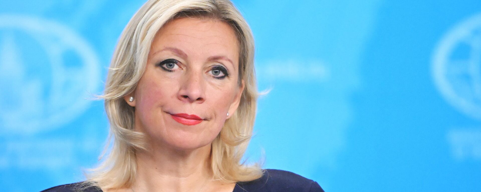 Официальный представитель Министерства иностранных дел России Мария Захарова во время брифинга в Москве - Sputnik Қазақстан, 1920, 04.12.2025