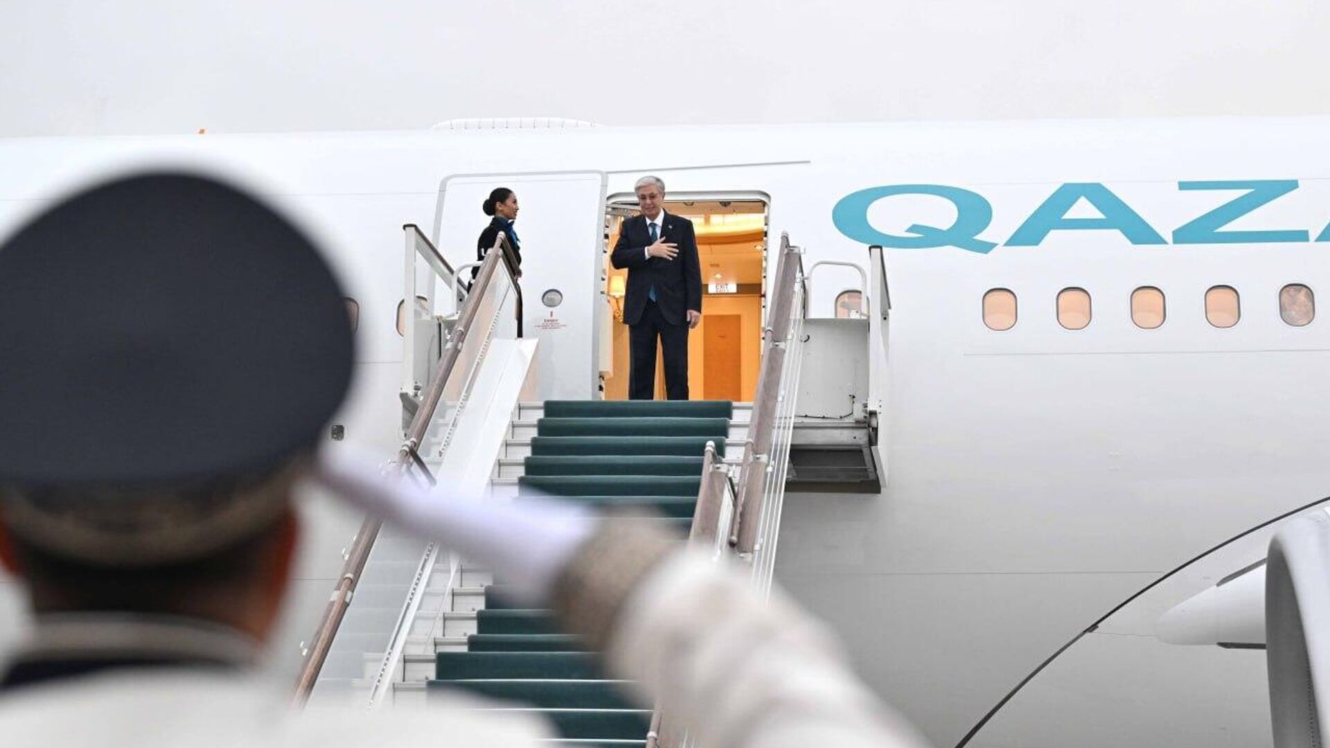 Президент Қасым-Жомарт Тоқаевтың Өзбекстанға мемлекеттік сапары аяқталды Президент Қасым-Жомарт Тоқаевтың Өзбекстанға мемлекеттік сапары аяқталды - Sputnik Қазақстан, 1920, 16.11.2025