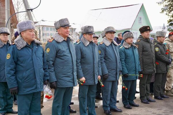 Қазақстан дипломаттары Волоколамскіде панфиловшы-батырлардың ерлігін еске алды Қазақстан дипломаттары Волоколамскіде панфиловшы-батырлардың ерлігін еске алды - Sputnik Қазақстан